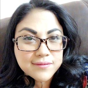 Meet your Posher, Edith